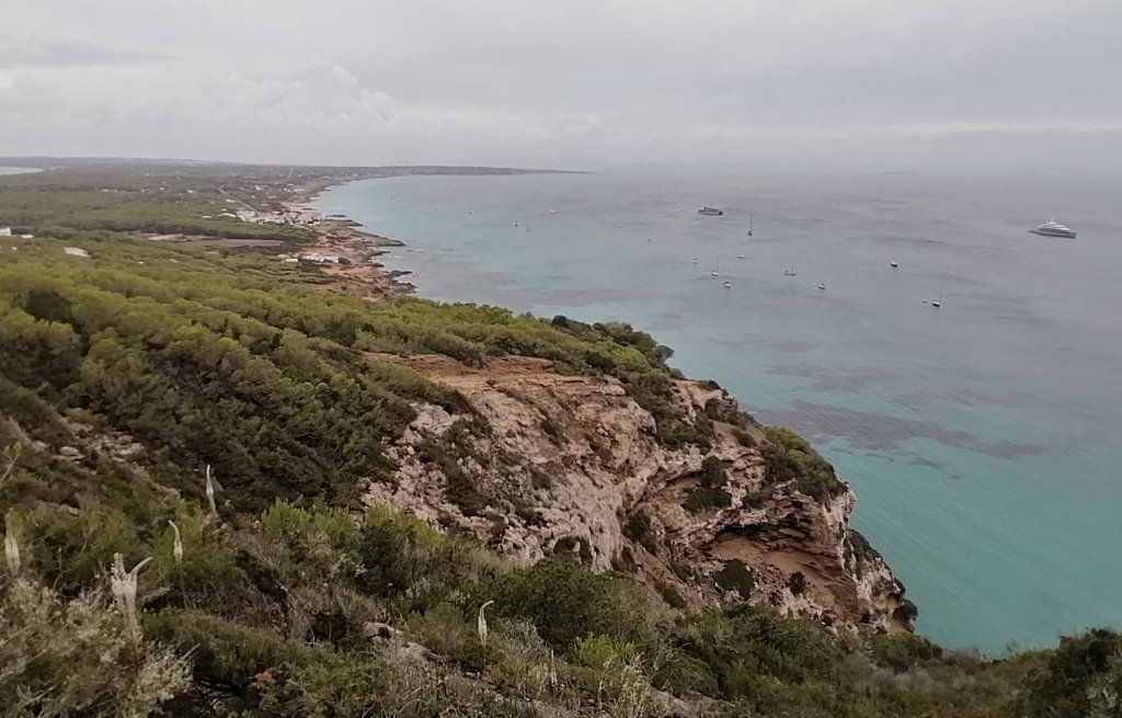 Ausblick auf die Ankerbucht in Formentera.
