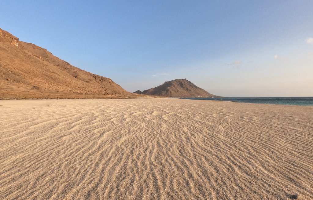 Zeichnungen des Windes im Sand.