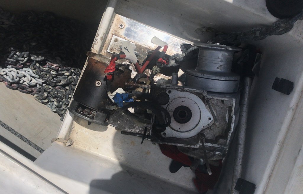 Zerlegte Ankerwinsch.