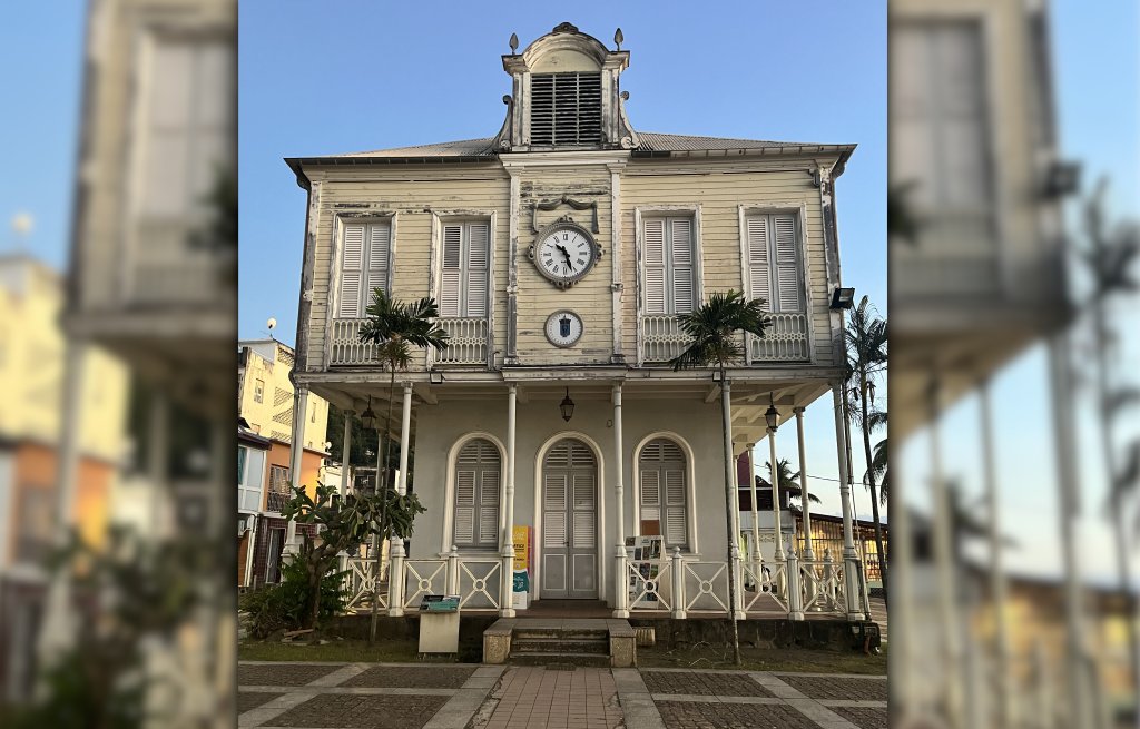 Mega cooles Haus. Hier konnten wir ausklarieren.