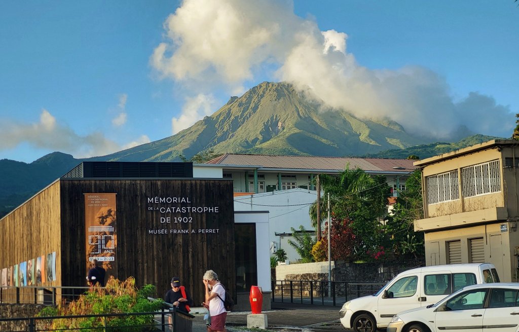 Vulkan und Vulkanmuseum.