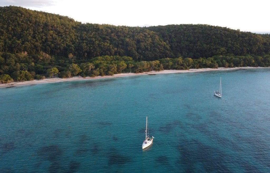 Ein wunderschöner langer Strand liegt hinter uns.