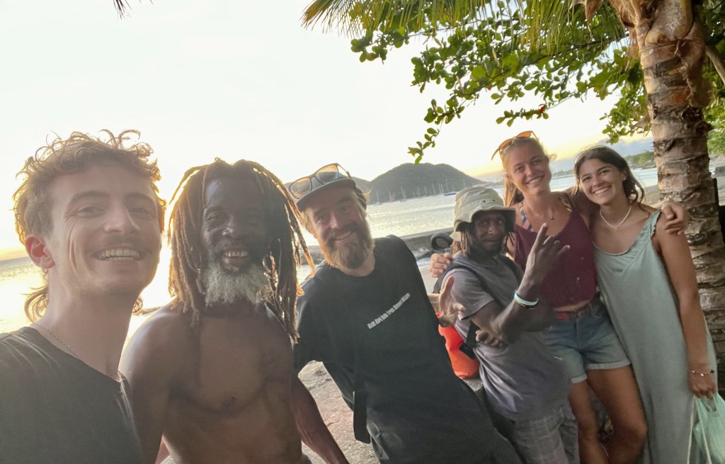 Zu Besuch bei Filipos Freund Grandpa PenPeng.