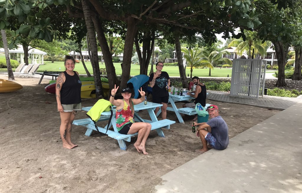 Kleines Grillfest mit der Scuba West Indies Familie.
