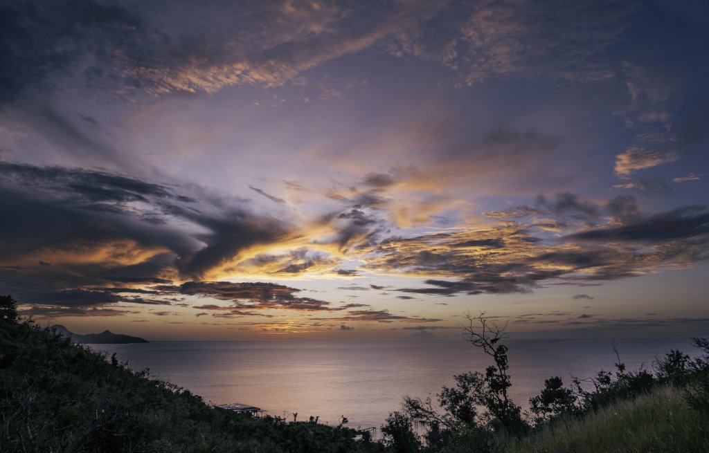 Lila Wolken über Mayreau.