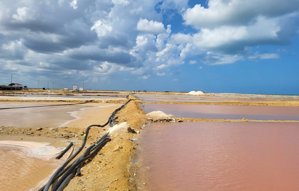 Eine Salzmine in der Wüste der Guajira.