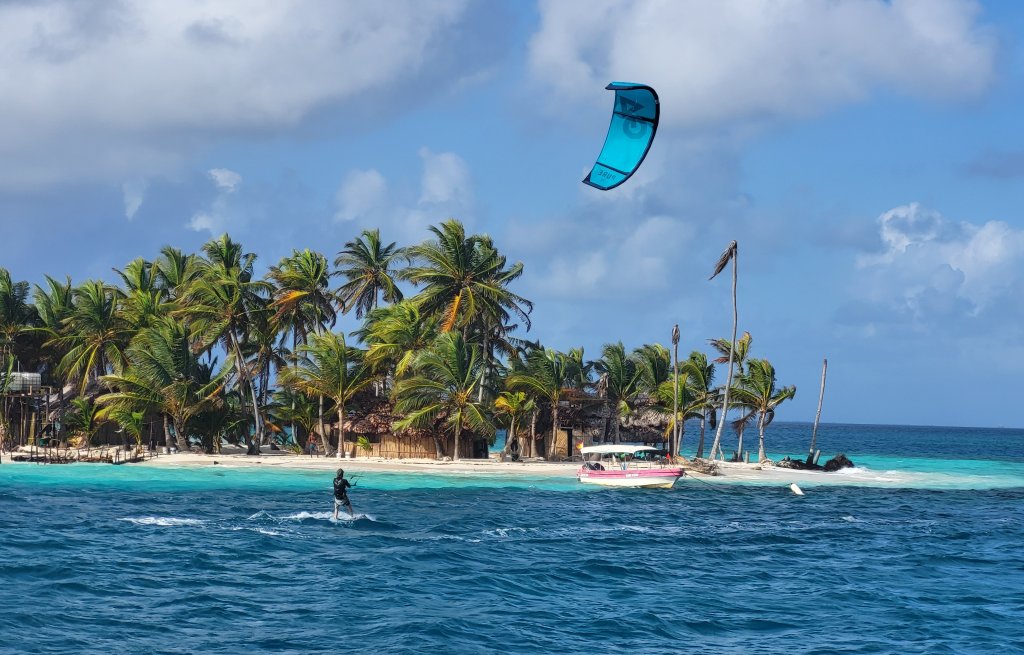 Thierry gönnt sich die eine oder andere Kitesession.