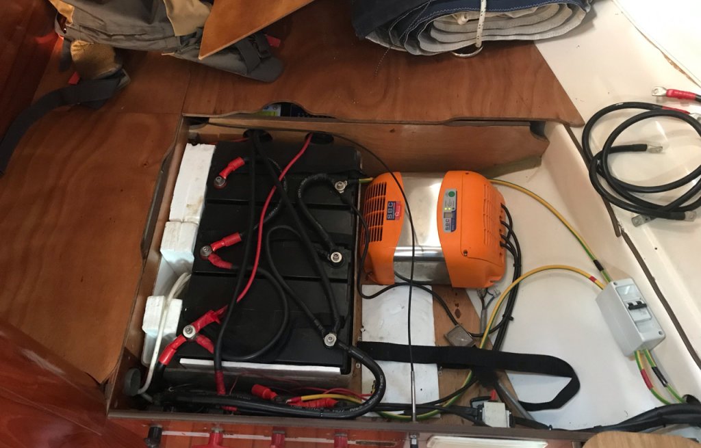 So sah die Batteriebank vorher aus.