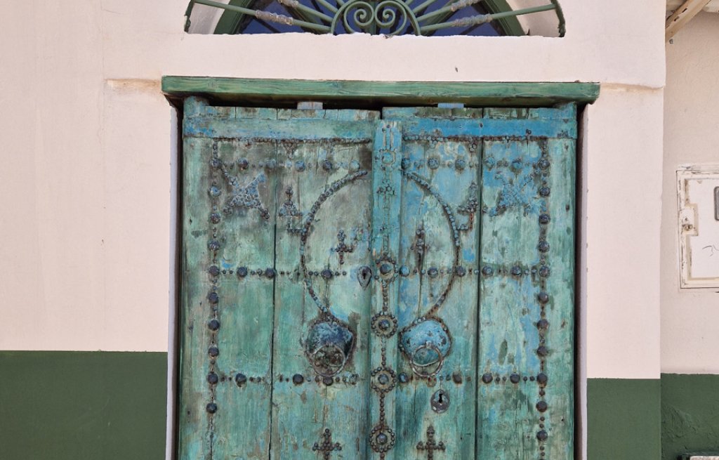 Arabic door in Kairouan.