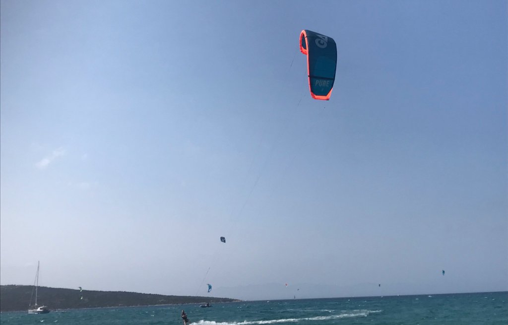 Kitesurfing in Porto Pollo.