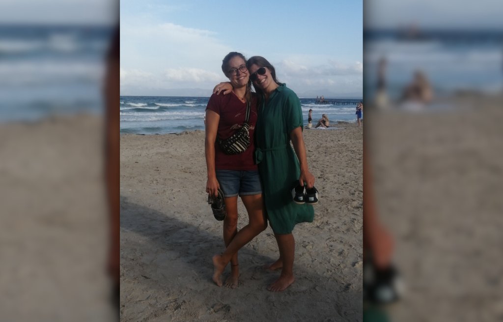 Sisterlove.