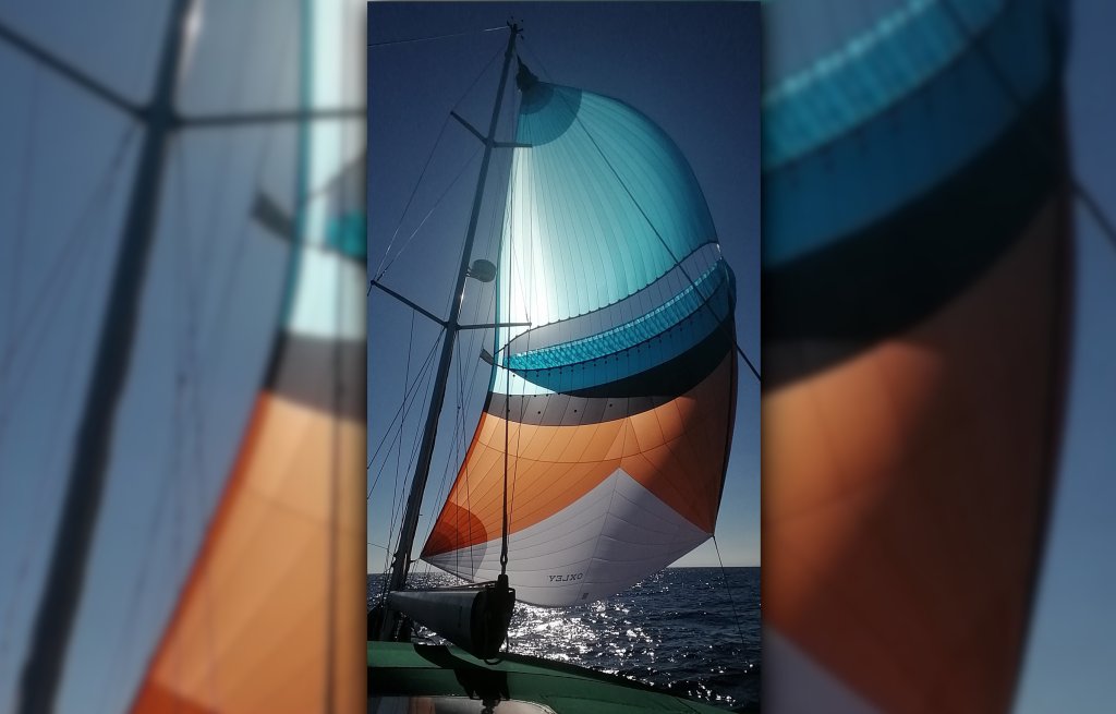 Champagne sailing with the Oxley.