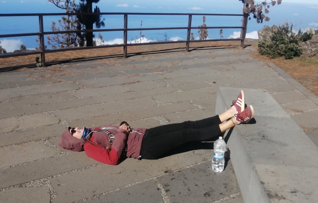 Trying to warm up in the sun, the stones ar super warm.