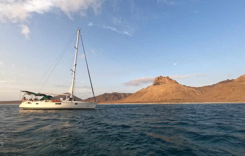 Crevino moored in Santa Luzia.