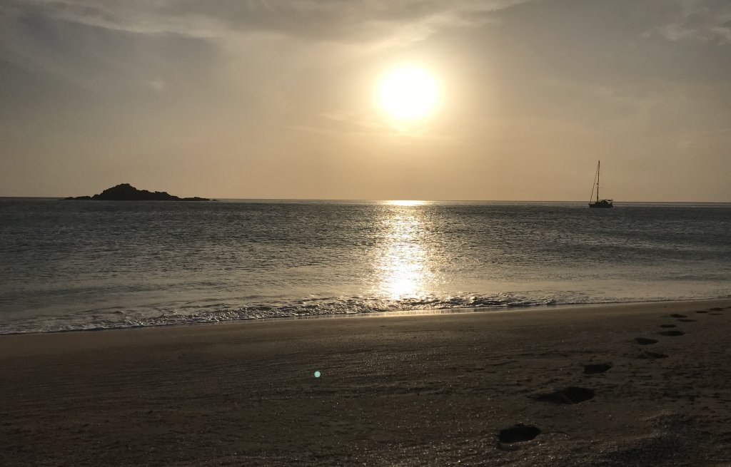 Good night, Santa Luzia!