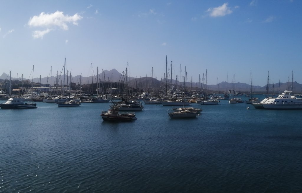 In this huge bay there's a marina and enough space to anchor.