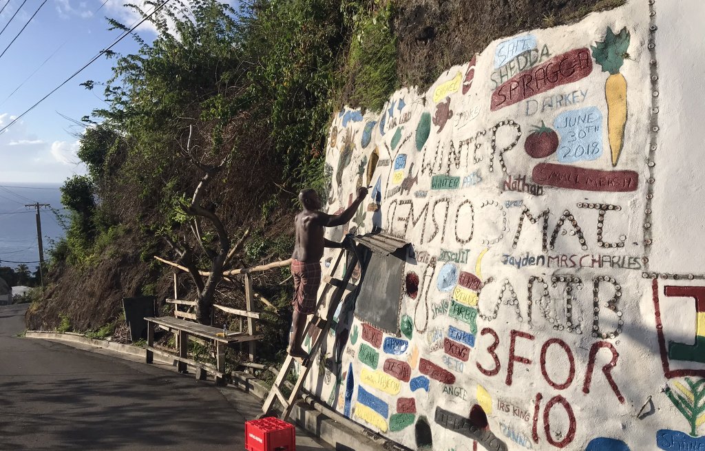 Also here some painting is done.